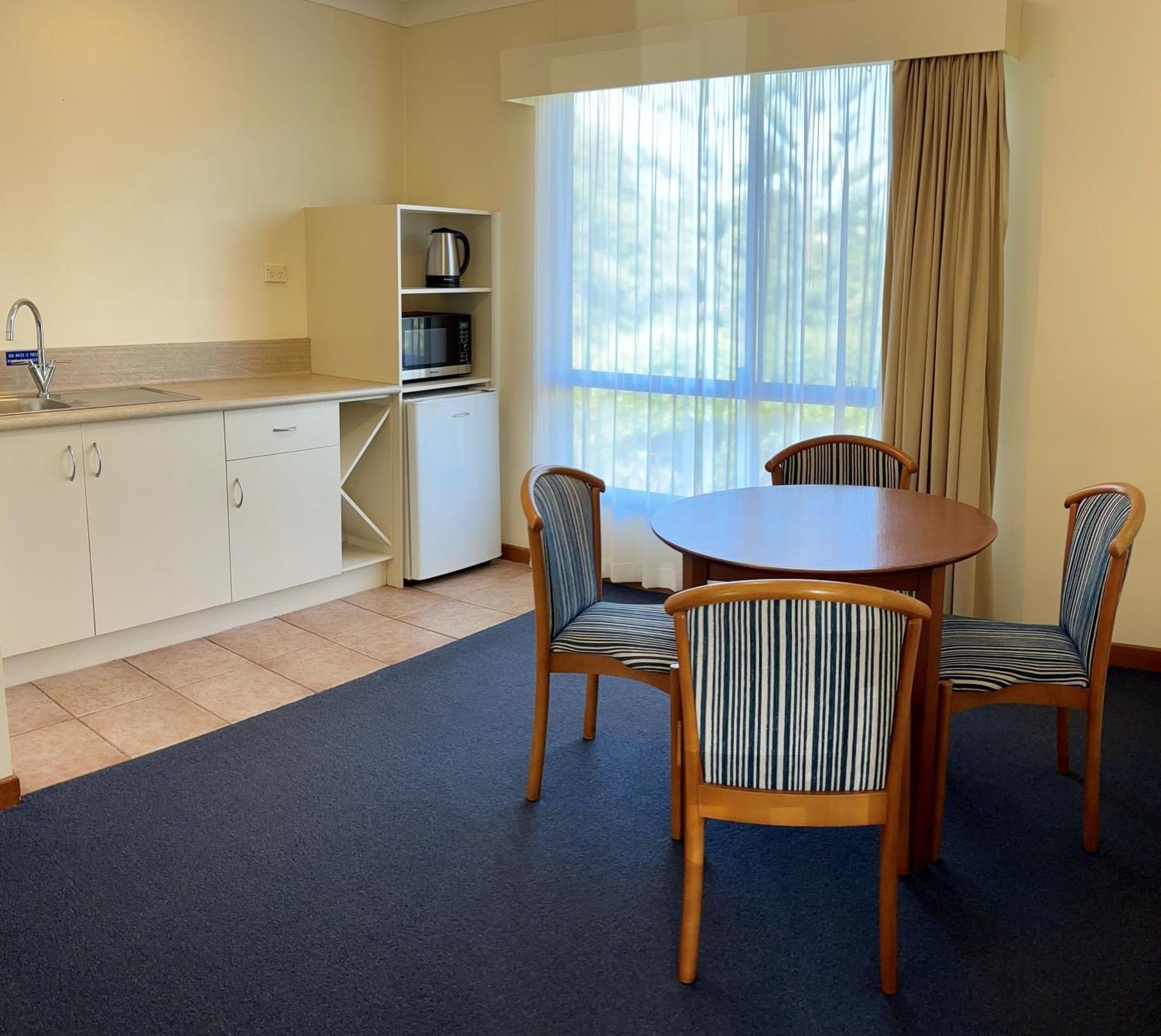Governors Lodge Resort Hotel Burnt Pine Chambre photo